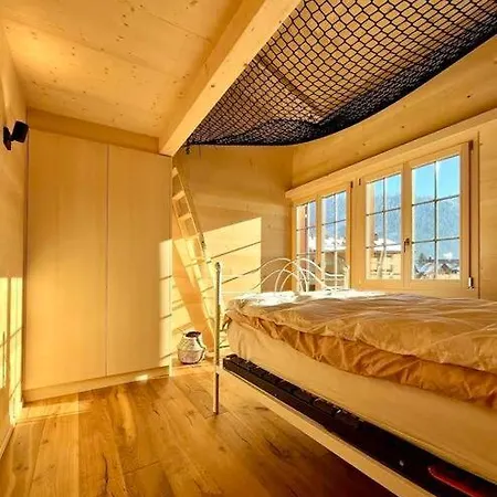 Region De Gstaad - Ultra Modern Apartment- Huge Roof Terrace - Great Views דירה צווייזימן