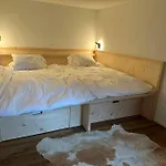 Апартаменты Region De Gstaad - Ultra Modern Apartment- Huge Roof Terrace - Great Views
