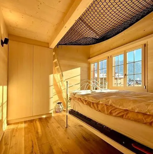 Region De Gstaad - Ultra Modern Apartment- Huge Roof Terrace - Great Views דירה צווייזימן